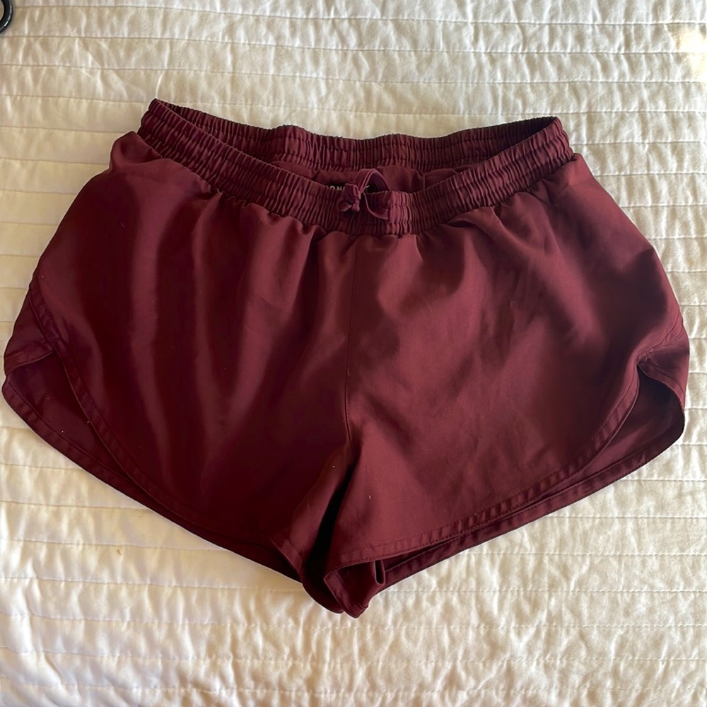 Old Navy active dolphin hem running shorts